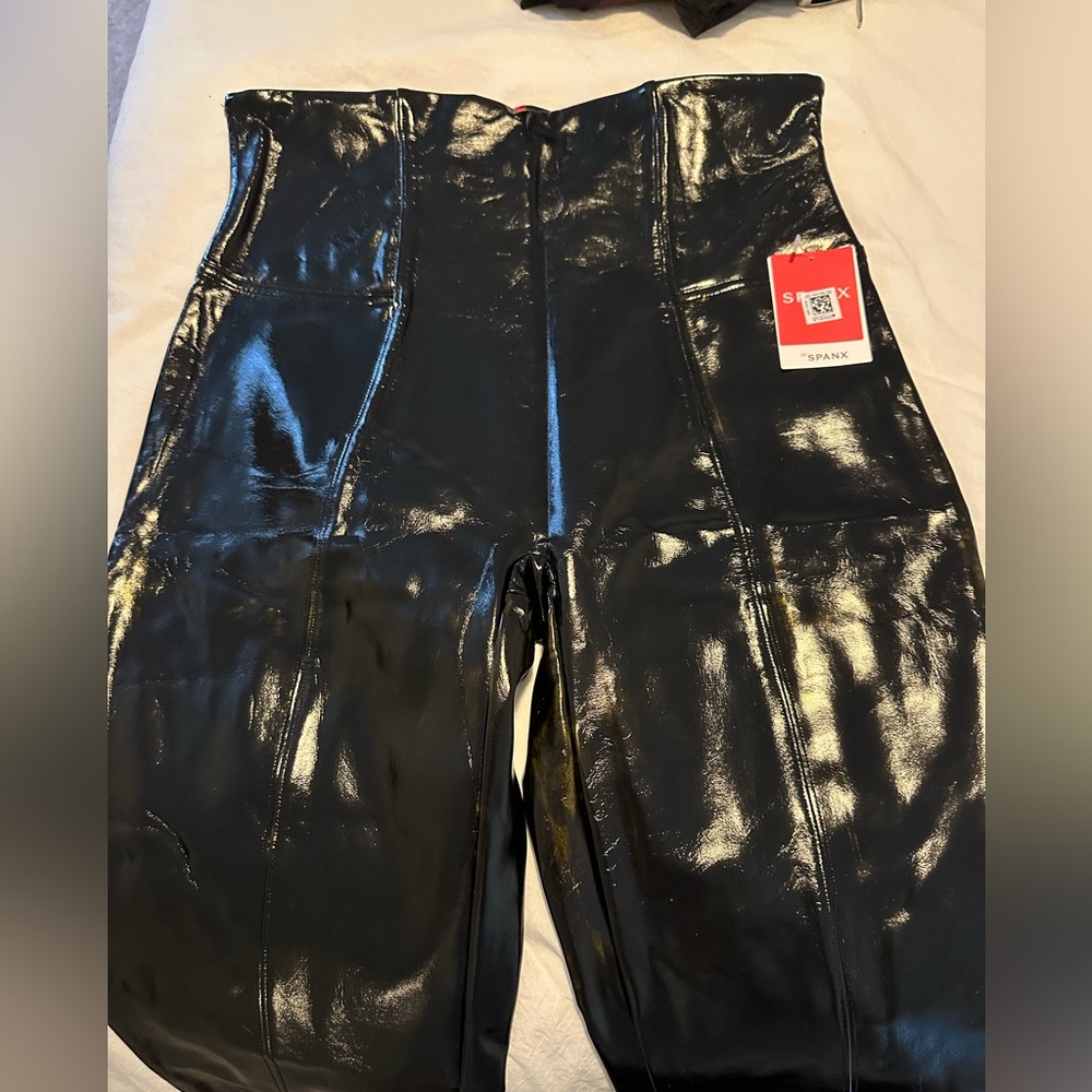 Black patent leather SPANX leggings - Picture 2 of 5